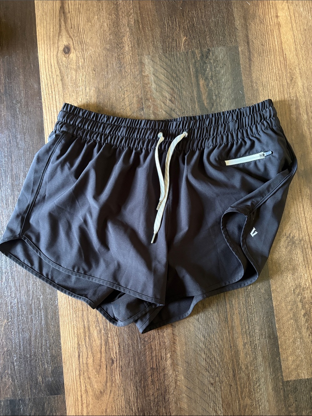 Vuori | Clementine Women’s Black Shorts